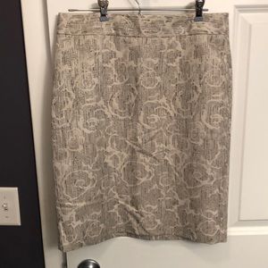 Ann Taylor size 10 silver thread skirt